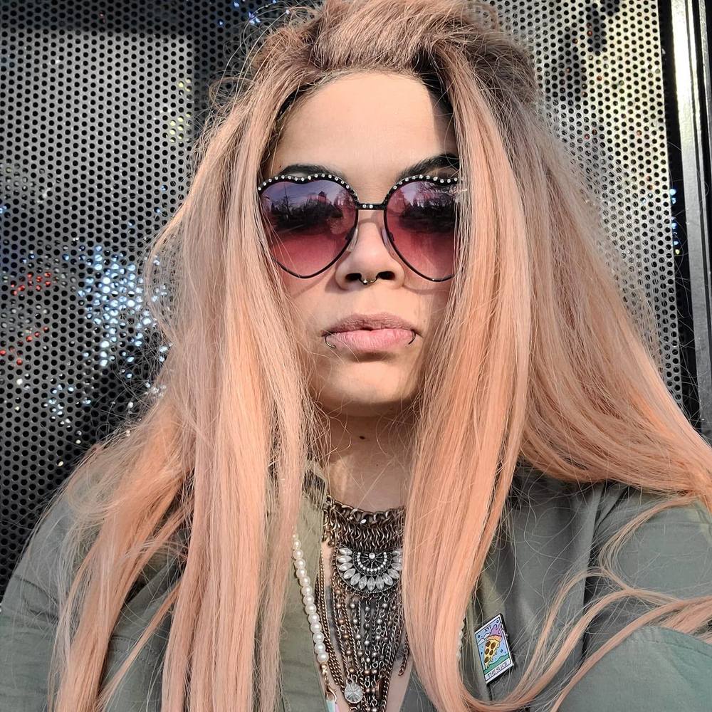 Meet your Posher, Petaluna may